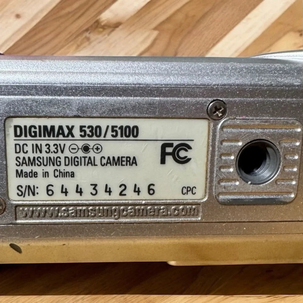 Samsung Digimax 530 5 MP Digital Camera + Box & Accessories – Tested & Working - Picture 9 of 16